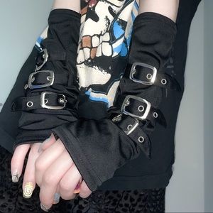 Emo sleeves / fingerless gloves with buckles